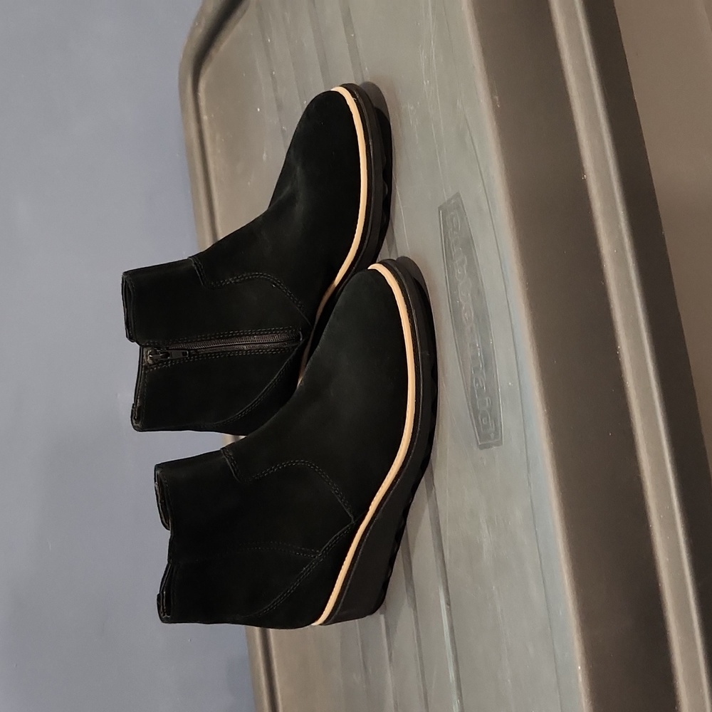 Clark's Sharon Suede Ankle Boots, Size 7 1/2